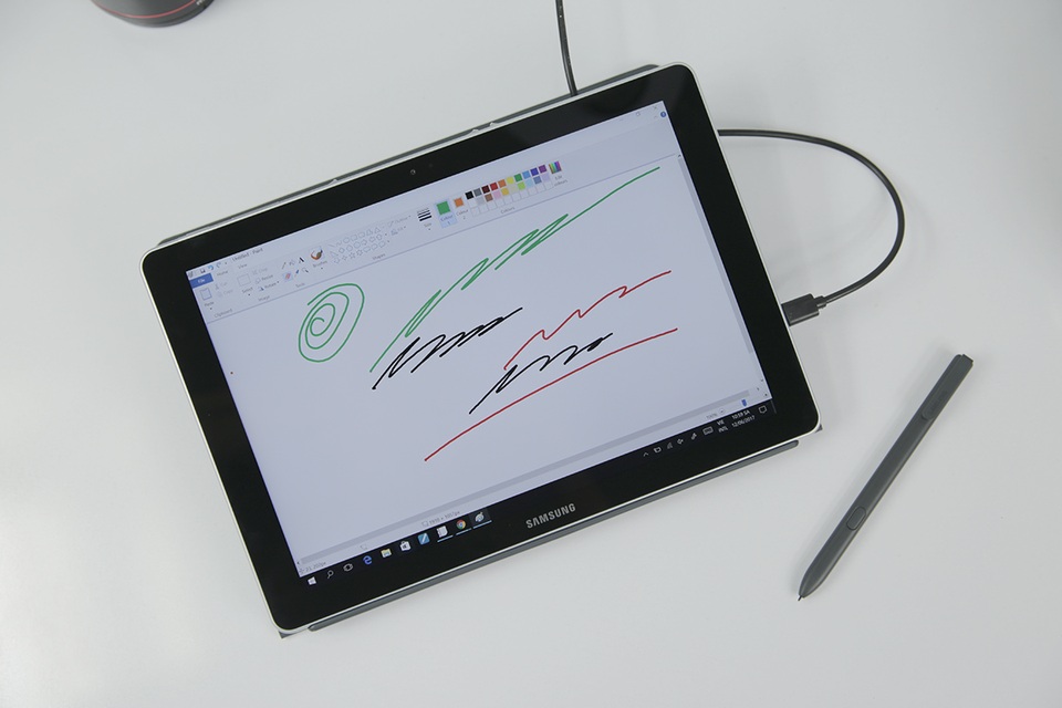 Đánh giá máy tính bảng "2 trong 1" Samsung Galaxy Book - 9 Đánh giá máy tính bảng "2 trong 1" Samsung Galaxy Book - 9