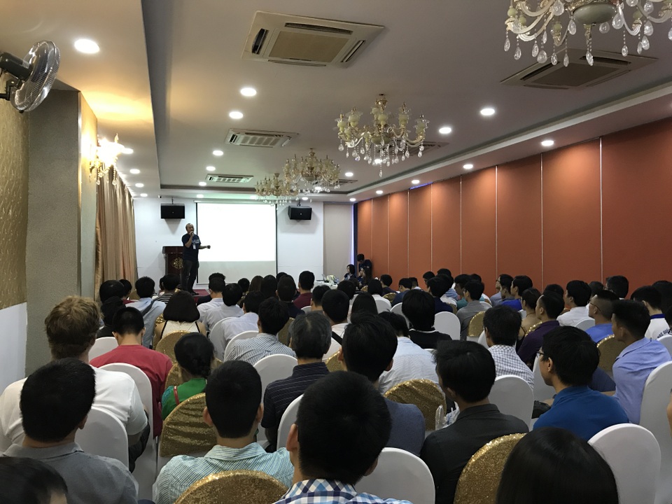 Sự kiện Innovatube Frontier Summit (IFS) thu hút nhiều startup trẻ với sự tham dự của nhiều diễn giả là doanh nhân thành công trong cùng lĩnh vực.