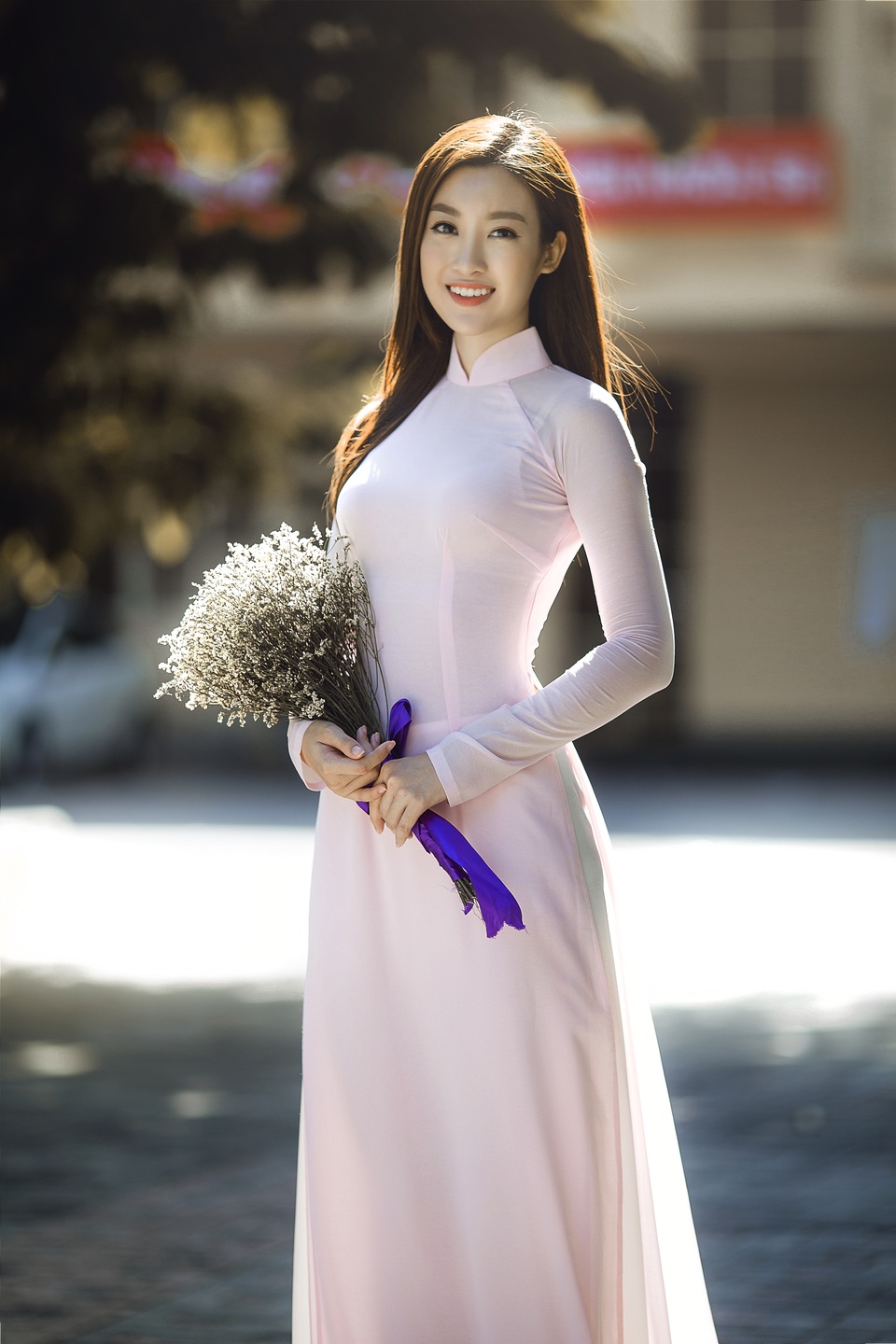 Hoa hậu Mỹ Linh xinh ngất ngây trong bộ ảnh kỷ yếu chụp cùng bạn học - 8 Hoa hậu Mỹ Linh xinh ngất ngây trong bộ ảnh kỷ yếu chụp cùng bạn học - 8