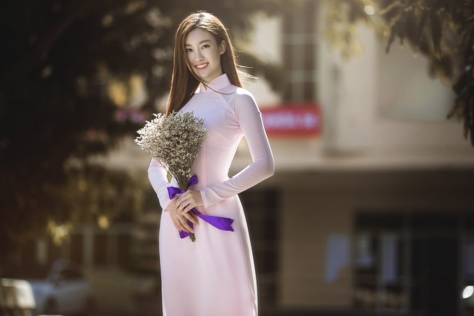 Hoa hậu Mỹ Linh xinh ngất ngây trong bộ ảnh kỷ yếu chụp cùng bạn học - 9 Hoa hậu Mỹ Linh xinh ngất ngây trong bộ ảnh kỷ yếu chụp cùng bạn học - 9