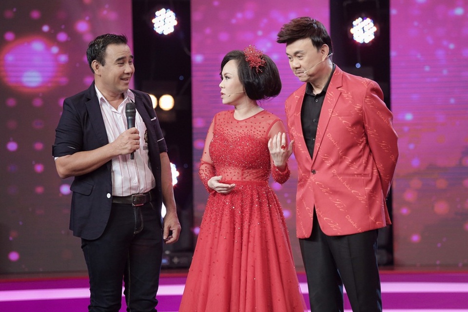 Tuy nhiên sau đó Vũ Mạnh Cường sớm bị danh hài Việt Hương - Chí Tài cùng Cát Tường, Ngô Kiến Huy bắt bài khi từng là đồng nghiệp đi diễn cùng nhau từ trước.