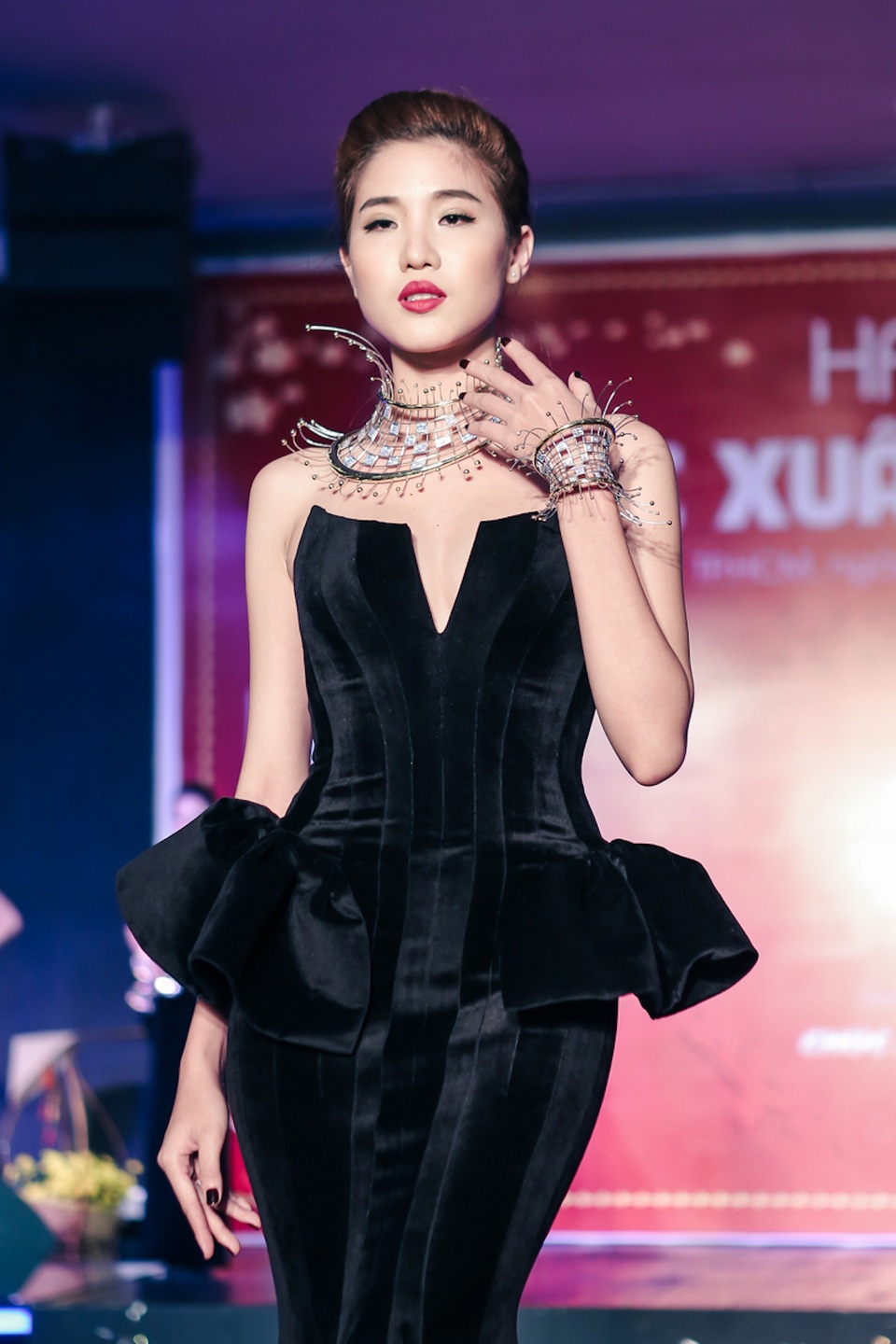 Trang sức PNJ toả sáng cùng vẻ đẹp các nữ doanh nhân trong "Sắc xuân hội ngộ" 2017 - 2 Trang sức PNJ toả sáng cùng vẻ đẹp các nữ doanh nhân trong "Sắc xuân hội ngộ" 2017 - 2