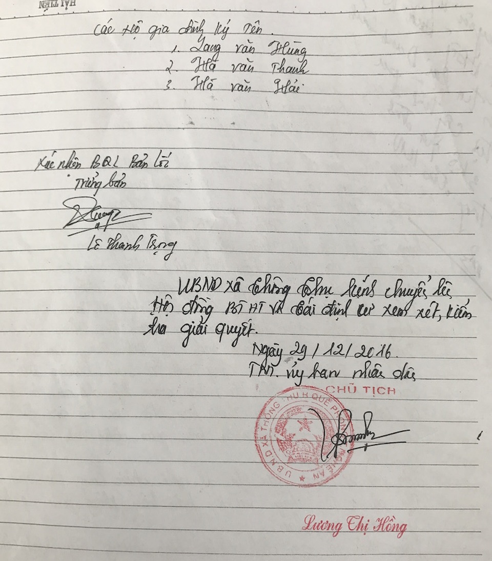 Giả mạo chữ ký rút tiền hỗ trợ người dân tái định cư? - 6 Đơn kiến nghị của 3 hộ dân cho rằng họ bị giả mạo chữ ký và được chủ tịch UBND xã Thông Thụ xác nhận.