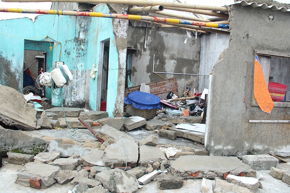 Bão đi qua, nước mắt ở lại - 7