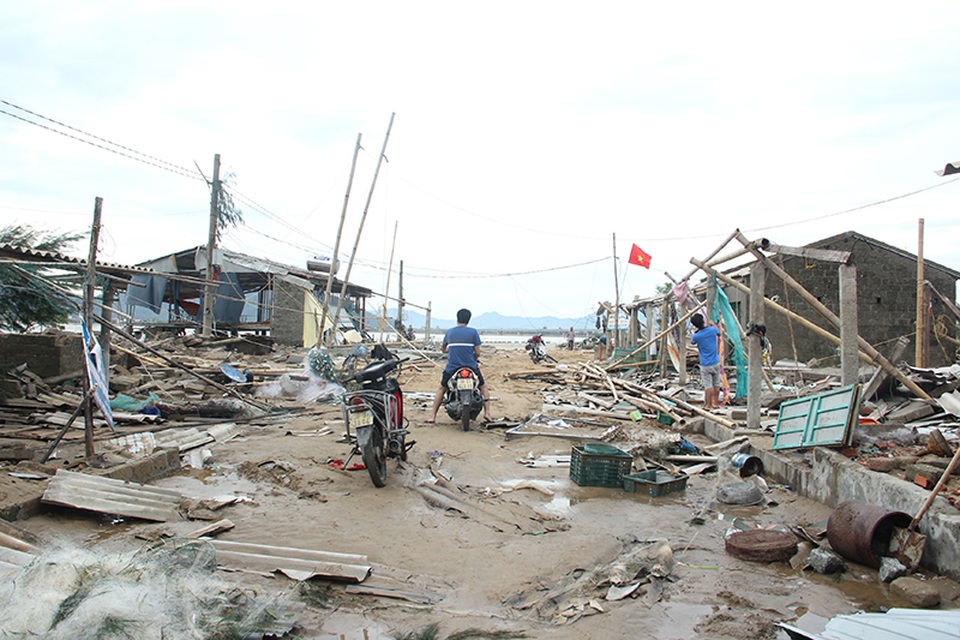 Người dân làng Nhượng Bạn rất cần sự hỗ trợ vào lúc này.