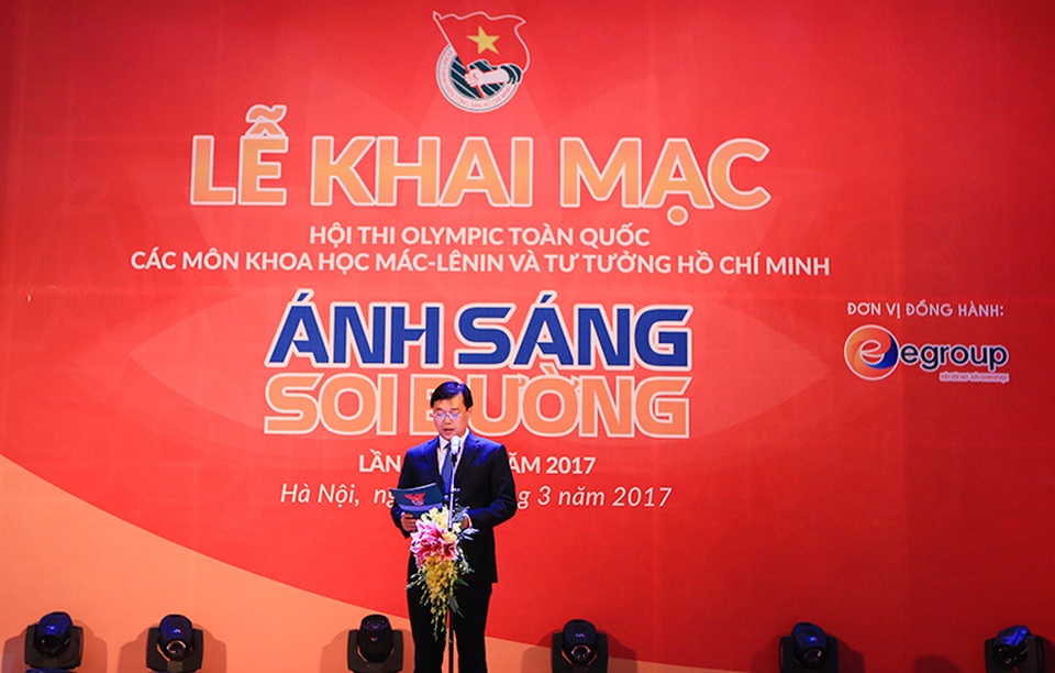 Khai mạc Hội thi “Ánh sáng soi đường” dành cho sinh viên - 1 Bí thư thứ nhất T.Ư Đoàn Lê Quốc Phong phát biểu tại Hội thi
