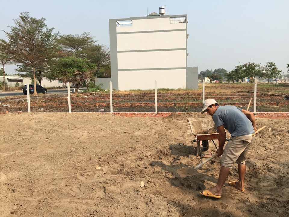 Hạ nhiệt đất nền: Nhà Bè, Bình Chánh, Hóc Môn hiện chưa lên quận - 3 Không chỉ các quận, huyện vùng ven mà các quận trung tâm cũng đang bị làm giá