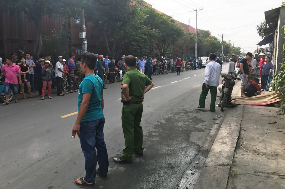 Thùng phuy phát nổ, một người bị hất văng xa nhiều mét - 1
Chiếc thùng phuy phát nổ hất văng ông Tr. nhiều mét, nạn nhân tử vong tại chỗ.