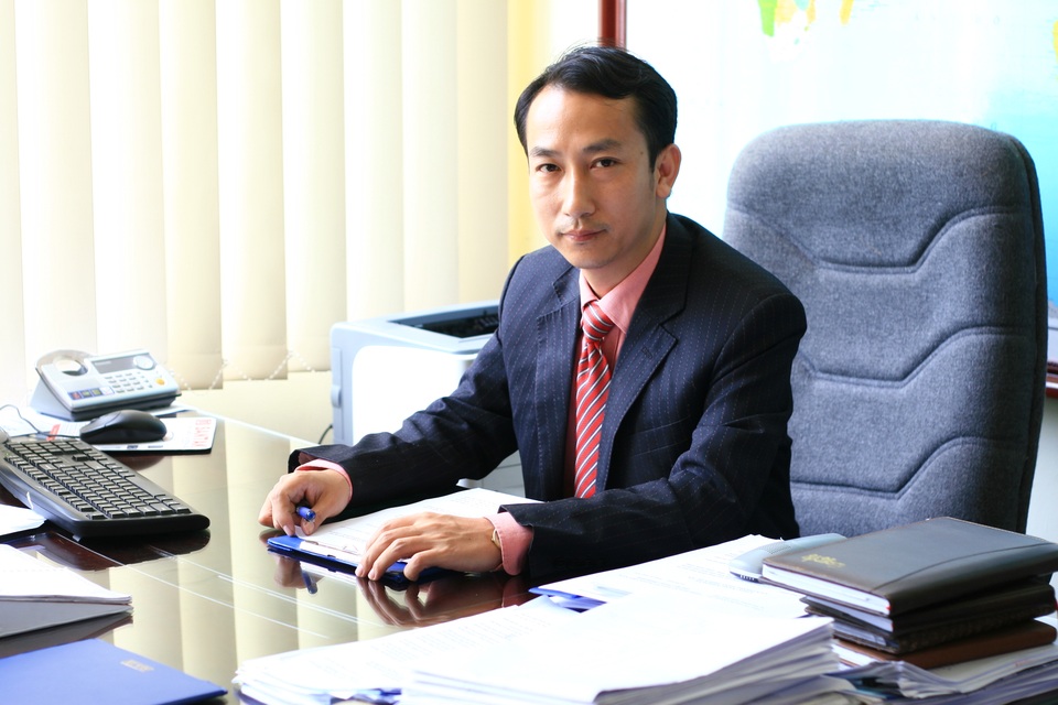 Tổng giám đốc Capital House: Công trình Xanh sẽ làm biến mất những khu nhà ổ chuột - 1 CEO Capital House là một người theo nhà Phật, ăn chay trường, rất kiệm lời, hiếm khi phát biểu trước công chúng, cũng như trả lời phỏng vấn trên các phương tiện truyền thông.