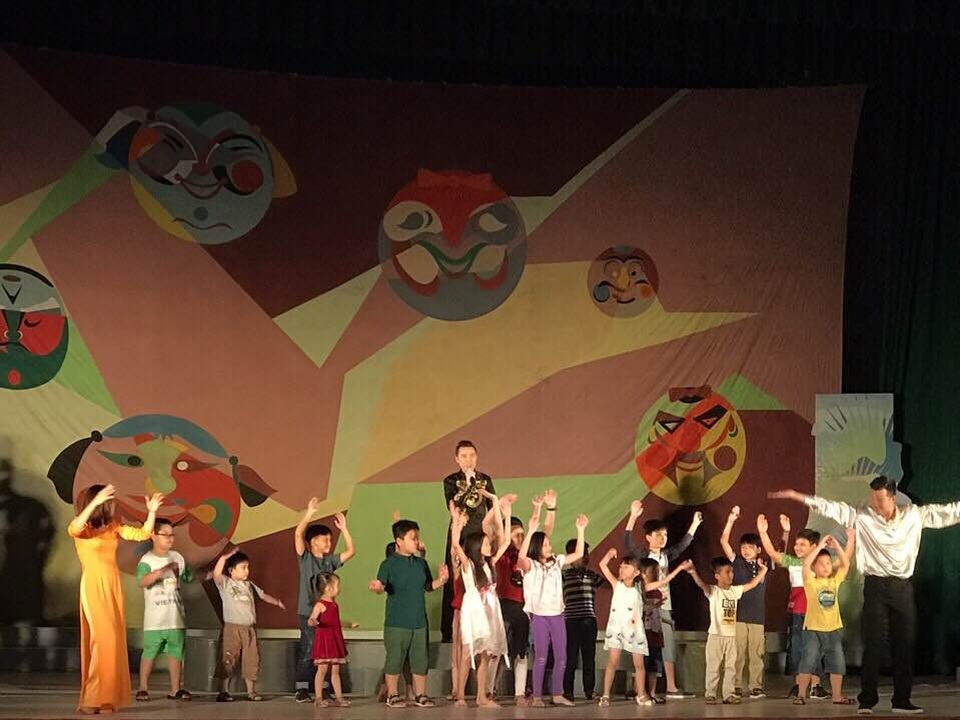 1.500 vé hài kịch miễn phí nhân ngày 8/3 - 3