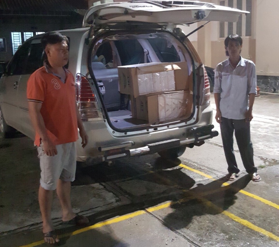 Thuê ô tô đi buôn… thuốc lá lậu chuyên nghiệp - 1 Hạnh và Khanh cùng tang vật