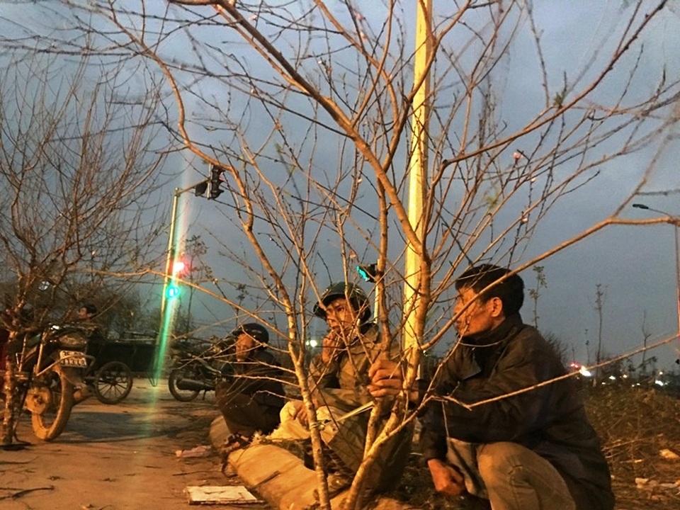 Những người “buôn Tết” muộn - 10 Những người buôn Tết muộn
