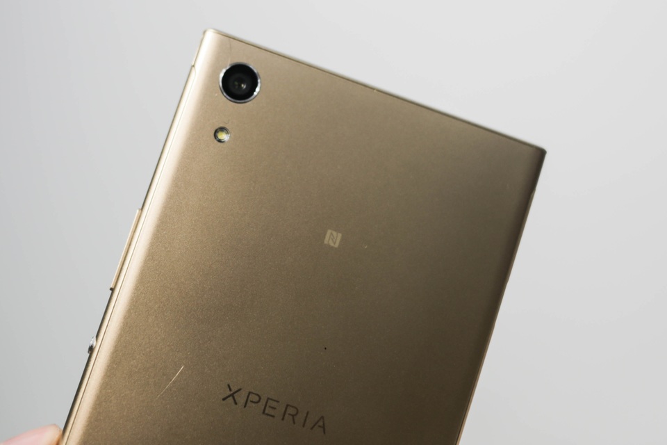 Đánh giá nhanh Xperia XA1 Ultra giá gần 9 triệu đồng tại VN - 7 Đánh giá nhanh Xperia XA1 Ultra giá gần 9 triệu đồng tại VN - 7