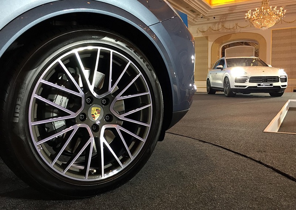 Porsche Cayenne thế hệ mới khởi điểm từ 4,54 tỉ đồng - 4 Porsche Cayenne thế hệ mới khởi điểm từ 4,54 tỉ đồng - 4