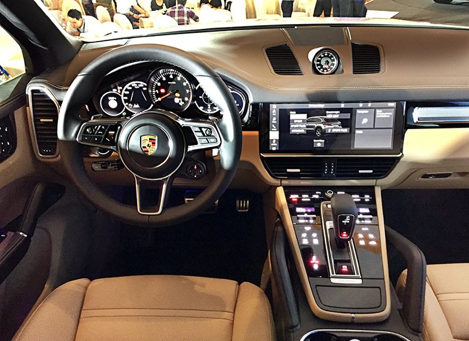 Porsche Cayenne thế hệ mới khởi điểm từ 4,54 tỉ đồng - 2 Porsche Cayenne thế hệ mới khởi điểm từ 4,54 tỉ đồng - 2