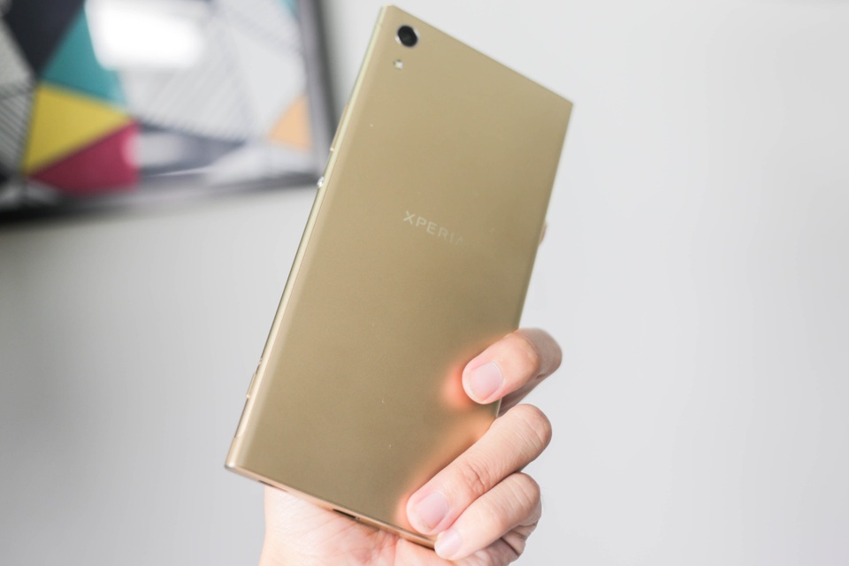 Đánh giá nhanh Xperia XA1 Ultra giá gần 9 triệu đồng tại VN - 2 Đánh giá nhanh Xperia XA1 Ultra giá gần 9 triệu đồng tại VN - 2