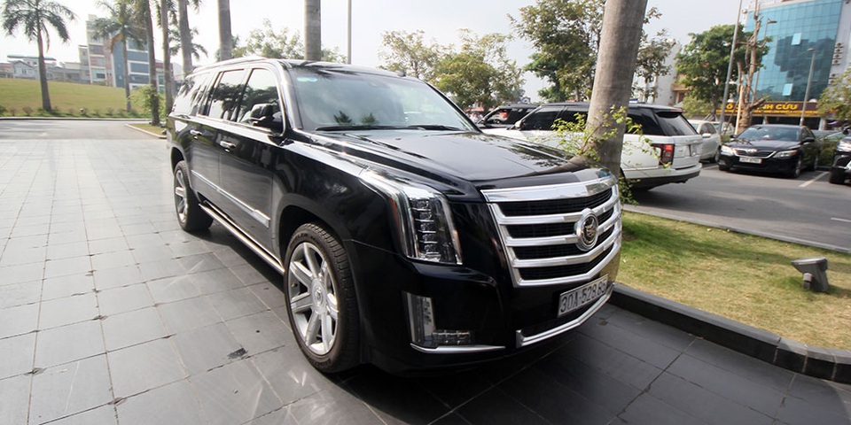Ngắm dàn "xế khủng" trong lễ cưới Hoa hậu Thu Ngân - 11 Ngoài ra, Cadillac cũng có mặt.