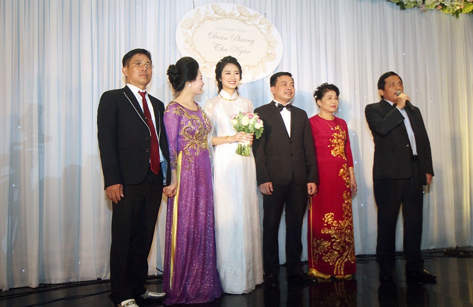 Hoa hậu Thu Ngân rạng rỡ trong ngày rước dâu - 13 Hoa hậu Thu Ngân rạng rỡ trong ngày rước dâu - 13