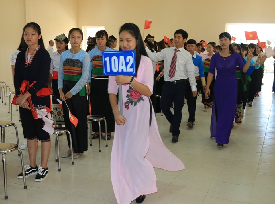 Lễ khai giảng đầu tiên tại ngôi trường chuyên biệt của xứ Thanh - 1 Chào đón những học sinh đầu tiên của nhà trường