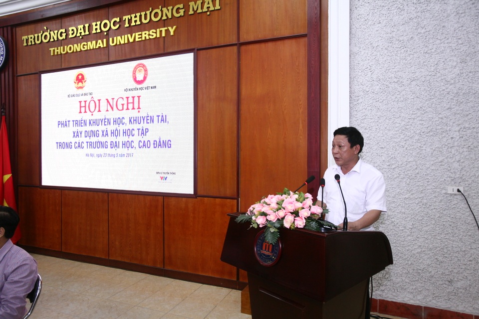 Trường Đại học gắn phát triển với chiến lược “khuyến học, khuyến tài” - 2
Ông Nguyễn Quốc Tiến – Phó Hiệu trưởng trường ĐH Y Thái Bình