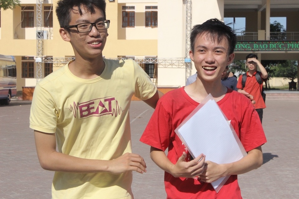 Thí sinh cười tươi rói kết thúc kỳ thi THPT - 3 Thí sinh cười tươi rói kết thúc kỳ thi THPT - 3