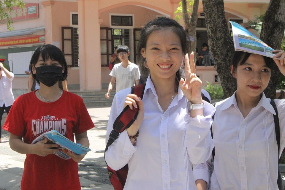 Thí sinh cười tươi rói kết thúc kỳ thi THPT - 6 Thí sinh cười tươi rói kết thúc kỳ thi THPT - 6