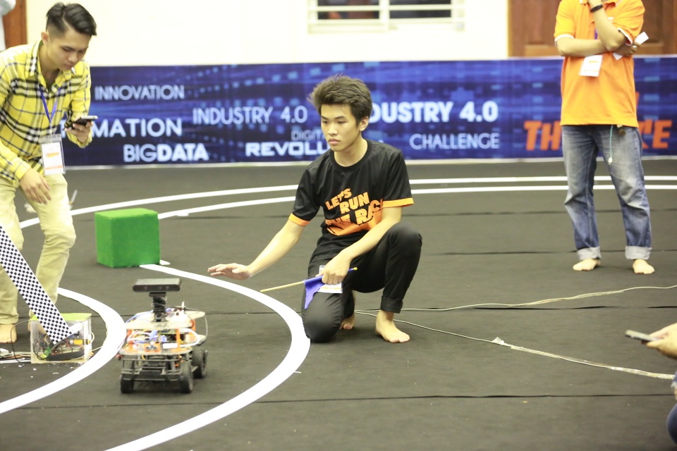 
Tuy đã có sự chuẩn bị nhưng những chiếc xe tự lái đôi khi không theo sự điều khiển của chủ nhân.
