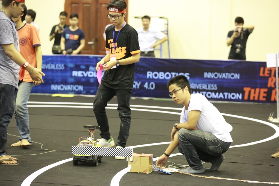 
Những chiếc xe không người lái sẽ phải tự xác định vật cản để vượt qua hành trình của mình.
