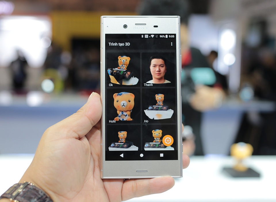 Những bản scan 3D chất lượng cao của vật thể có thể được thực hiện chỉ trong một phút với 4 chế độ để người dùng lựa chọn: chụp khuôn mặt 180 độ, chụp phần đầu 360 độ, chụp 3D thức ăn và vật thể có hình dạng ngẫu nhiên. Các mô hình sau khi chụp được có thể dùng để chia sẻ cùng bạn bè hoặc dùng máy in 3D để tạo ra thành phẩm độc đáo.