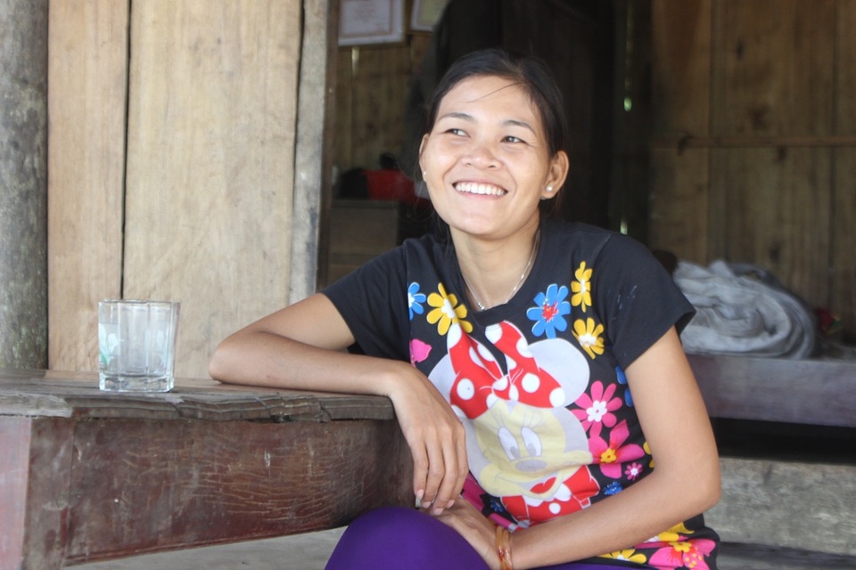 Nữ trưởng bản 8X đầu tiên của người Chứt - 1 Nữ trưởng bản 8X Hồ Thị Kiên