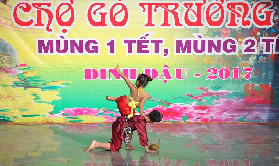 Bình Định: Đầu năm đi chợ mua lộc, cầu duyên - 6
Chợ Gò Trường Úc tồn tại hàng trăm năm nay vẫn giữ nguyên nét đẹp văn hóa của người dân vùng quê
