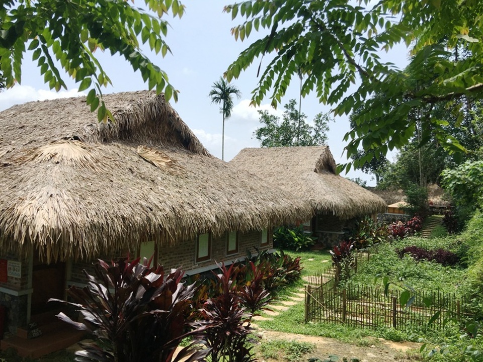Đình chỉ hoạt động kinh doanh của khu du lịch Pù Luông Retreat - 5 Nhiều băng ga lâu đã được xây dựng lên