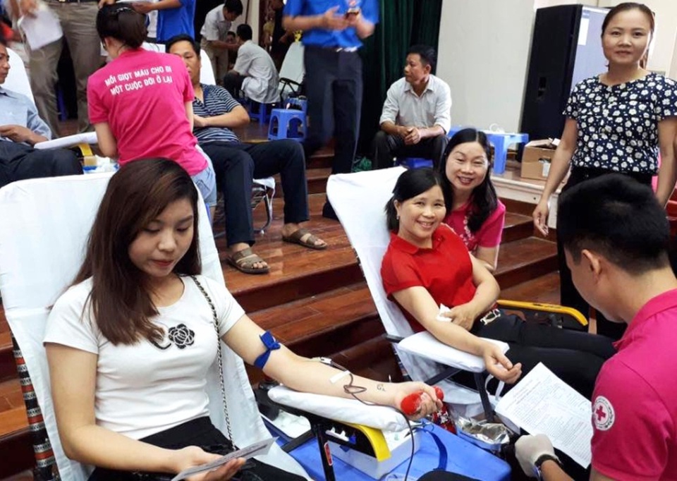 Gần 2.000 người tham gia ngày hội hiến máu tình nguyện - 3
Ban tổ chức đã thu được 889 đơn vị máu trong ngày hội hiến máu tại huyện Thọ Xuân