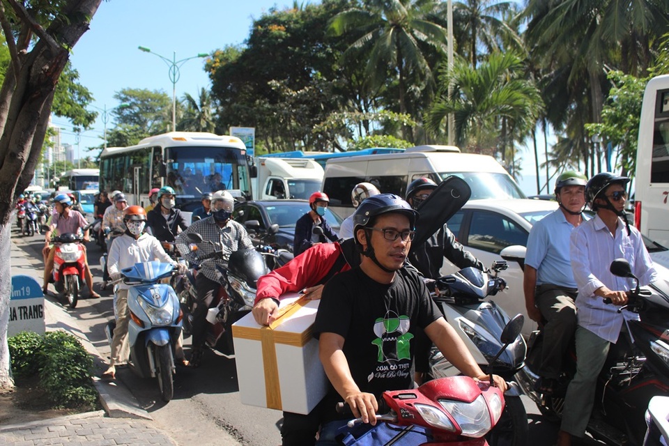 Đường đẹp nhất Nha Trang “nghẹt thở” ngày cuối tuần - 3 Đường đẹp nhất Nha Trang “nghẹt thở” ngày cuối tuần - 3