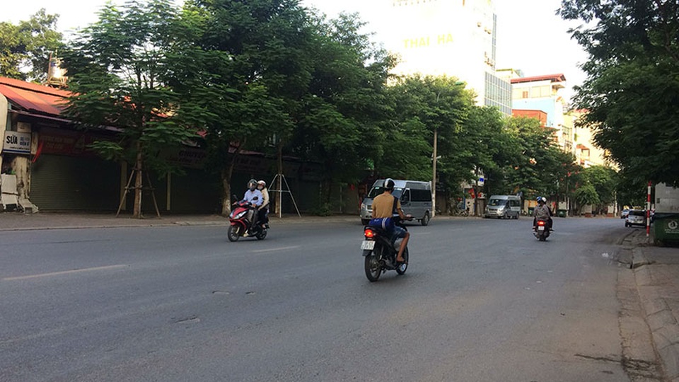 Đường phố trung tâm Hà Nội vắng vẻ trong ngày đầu nghỉ lễ - 10 
Phố Thái Hà.