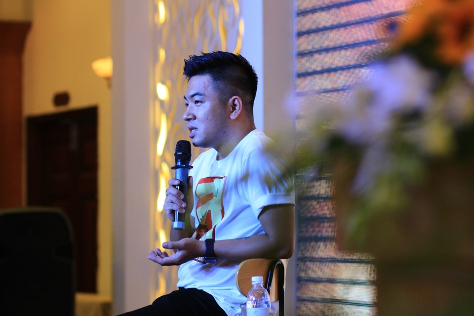 "Không buồn quá vì thất tình" - 2