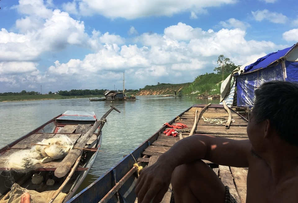 Bảo vệ vật thể được người dân phát hiện dưới lòng sông Chu - 5 Người dân và chính quyền địa phương mong muốn các ngành chức năng sớm làm rõ vật thể dưới lòng sông Chu