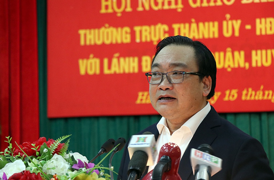 Bí thư Hà Nội cảm ơn người dân đồng thuận “giải phóng” vỉa hè - 1
Ông Hoàng Trung Hải - Bí thư Thành ủy Hà Nội phát biểu chỉ đạo tại hội nghị