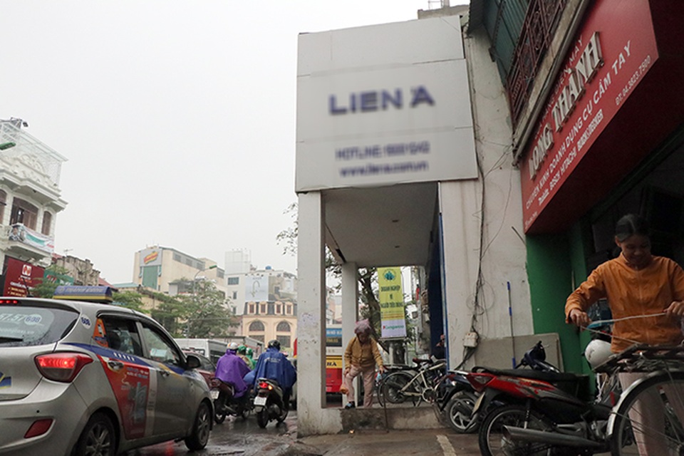 Sẽ giải tỏa phần lấn vỉa hè của ngôi nhà “lạ” trên đường Tôn Đức Thắng - 2 Quận Đống Đa đã có phương án giải phóng mặt bằng diện tịch ôm trọn vỉa hè đường Tôn Đức Thắng