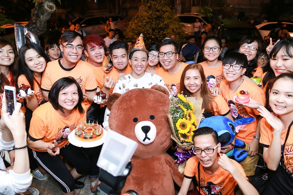 Hari Won thể hiện sự hài hước mừng sinh nhật ông xã Trấn Thành - 8 Hari Won thể hiện sự hài hước mừng sinh nhật ông xã Trấn Thành - 8