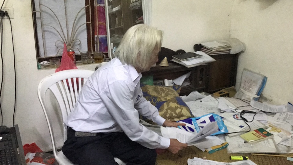 Hơn 13 năm, 10 phiên tòa mòn mỏi đi đòi một mảnh đất: Có bỏ lọt “tội phạm”? - 8 Ông Nam để nguyên một căn phòng để vừa làm việc vừa lưu trữ hồ sơ đi kiện đòi công lý.