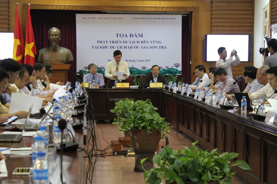 “Cần tìm ra giải pháp phát huy các thế mạnh của bán đảo Sơn Trà” - 2 Tại buổi tọa đàm, nhiều ý kiến tranh luận liên quan đến việc giữ nguyên trạng hay khai thác du lịch Sơn Trà