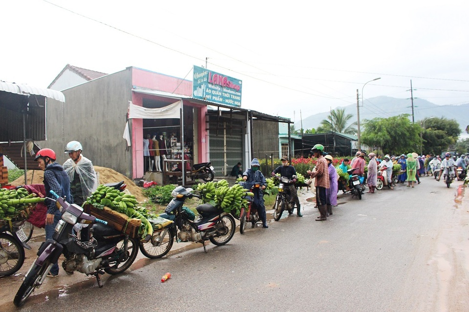Nhộn nhịp chợ chuối Tết hơn 30 năm lớn nhất Nam Trung Bộ - 10 Phiên chợ còn là nét đẹp truyền thống độc đáo ở vùng quê này