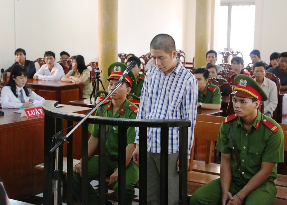 Án tử hình cho kẻ giết người, thả xác xuống sông Hậu - 1
Tổng mức hình phạt cho tội ác tày đình của Phong là tử hình.