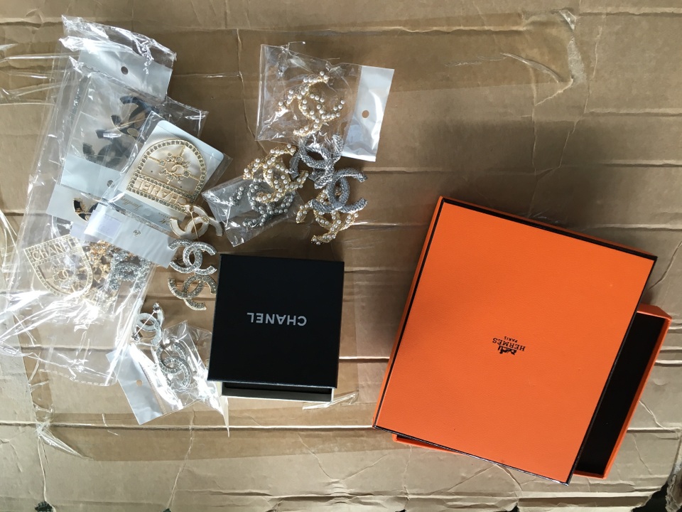 Khám xét 13 container chở túi Chanel, Hermes... quá cảnh, thẩm lậu vào Việt Nam - 3
Đây là vụ buôn lậu đặc biệt nghiêm trọng, có dấu hiệu xâm phạm quyền sở hữu trí tuệ