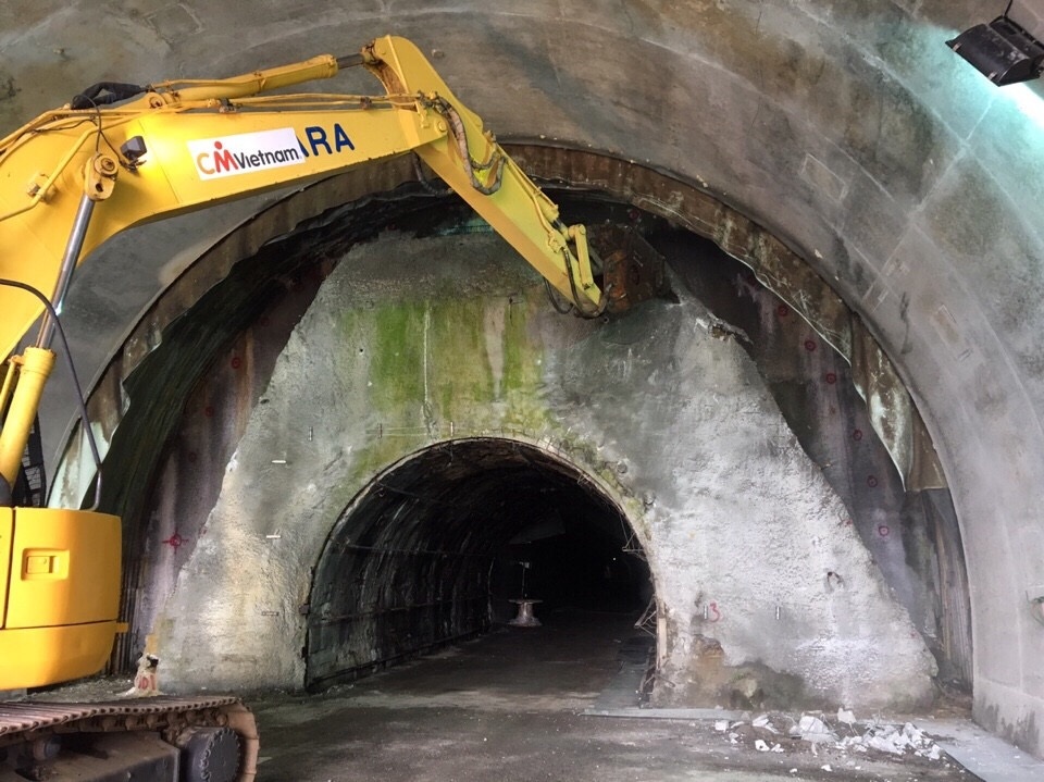 
Hầm Hải Vân được khởi công để mở rộng
