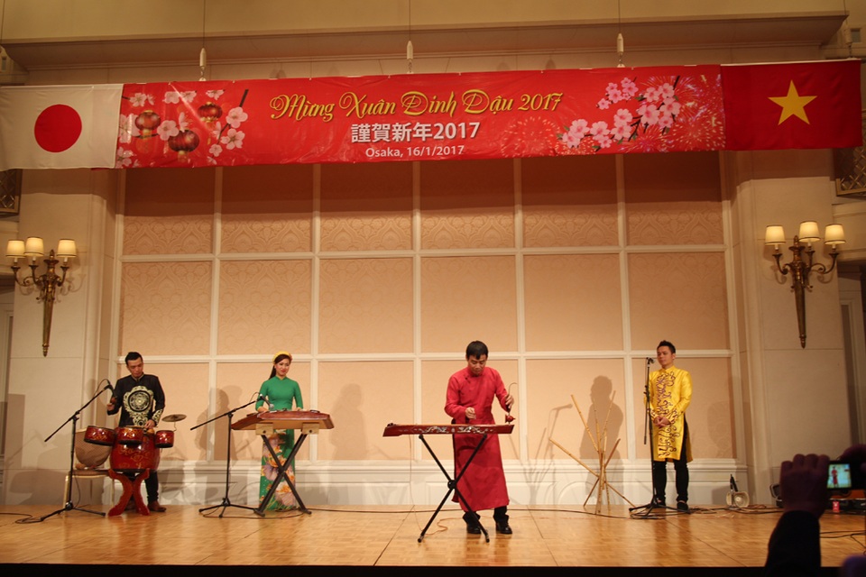 
Các nghệ sĩ biểu diễn nhạc cụ dân tộc (Ảnh: Bộ Ngoại giao Việt Nam)
