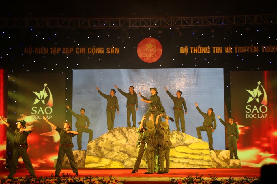 “Sao độc lập” - tiếp thêm ngọn lửa truyền thống - 3 “Sao độc lập” - tiếp thêm ngọn lửa truyền thống - 3