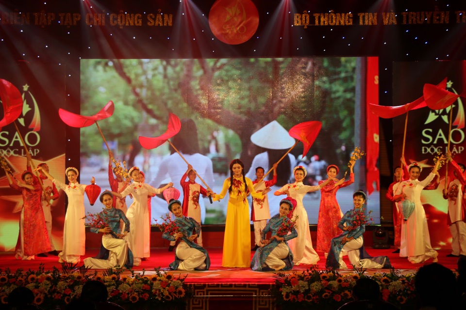 “Sao độc lập” - tiếp thêm ngọn lửa truyền thống - 2 “Sao độc lập” - tiếp thêm ngọn lửa truyền thống - 2