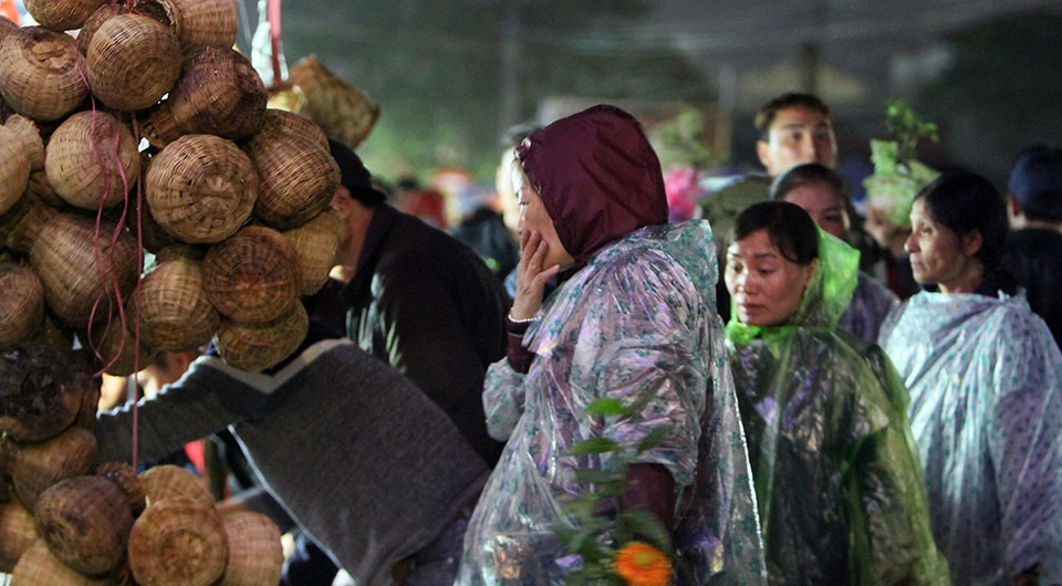 Ai cũng muốn mua một món đồ về nhà...